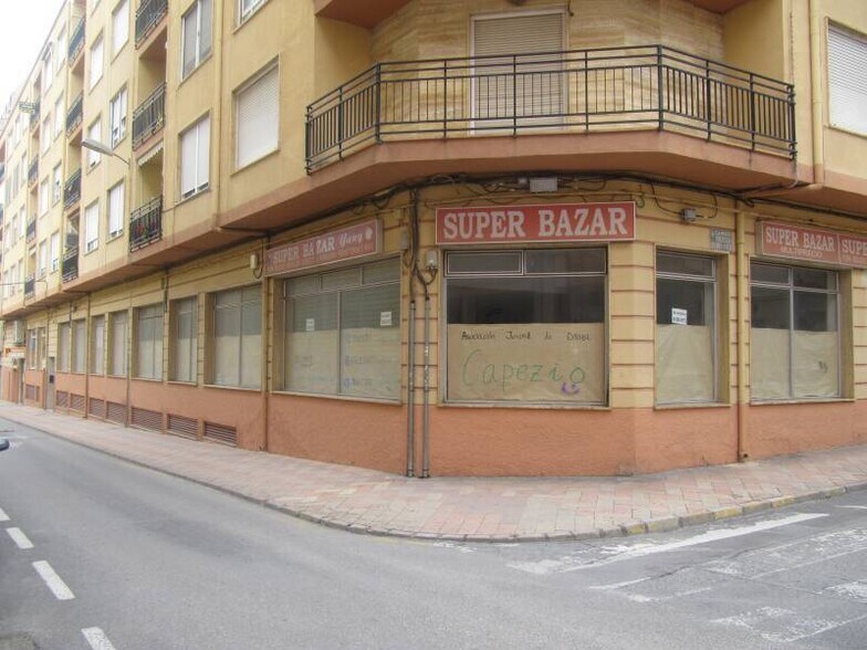 Retail in Alicante for lease - Building Photo - Image 1 of 6