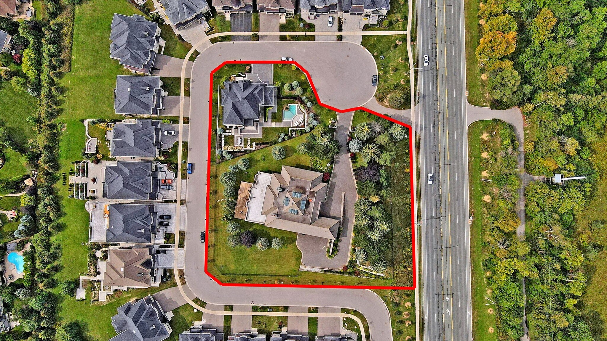 16 Finesse Crt, Richmond Hill, ON L4E 0W7