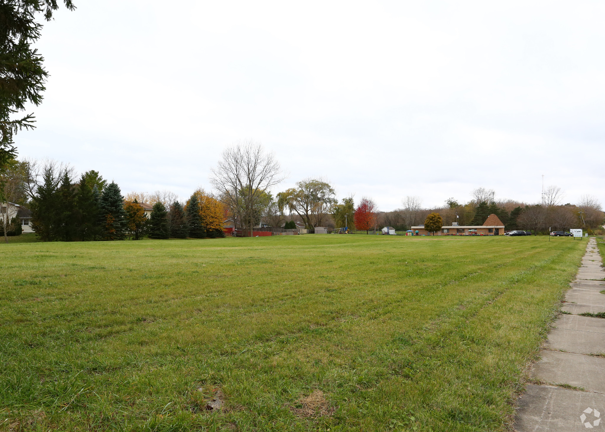 W Elm St, McHenry, IL for sale Primary Photo- Image 1 of 1