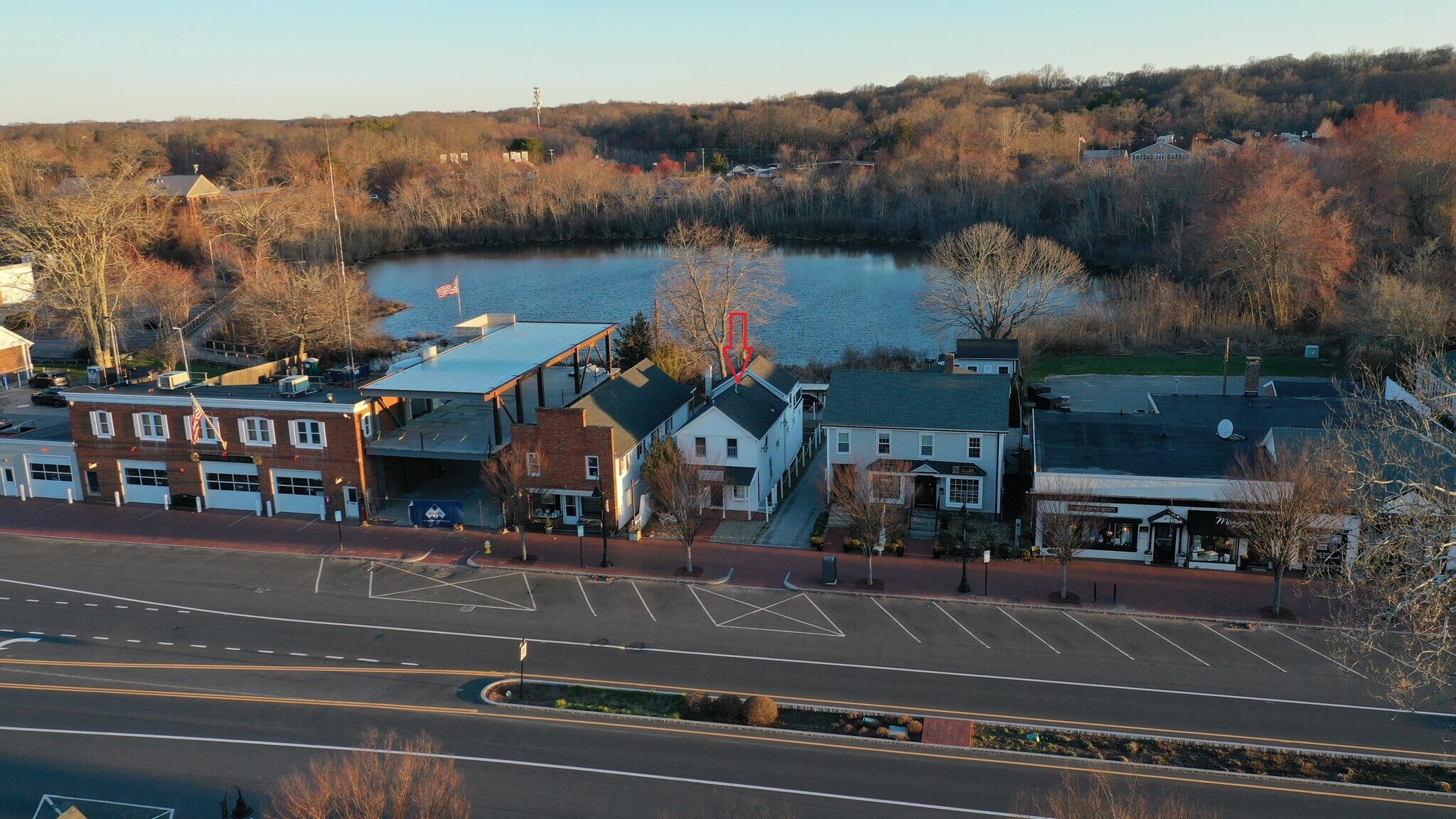 685 Boston Post Rd, Madison, CT for sale Primary Photo- Image 1 of 10