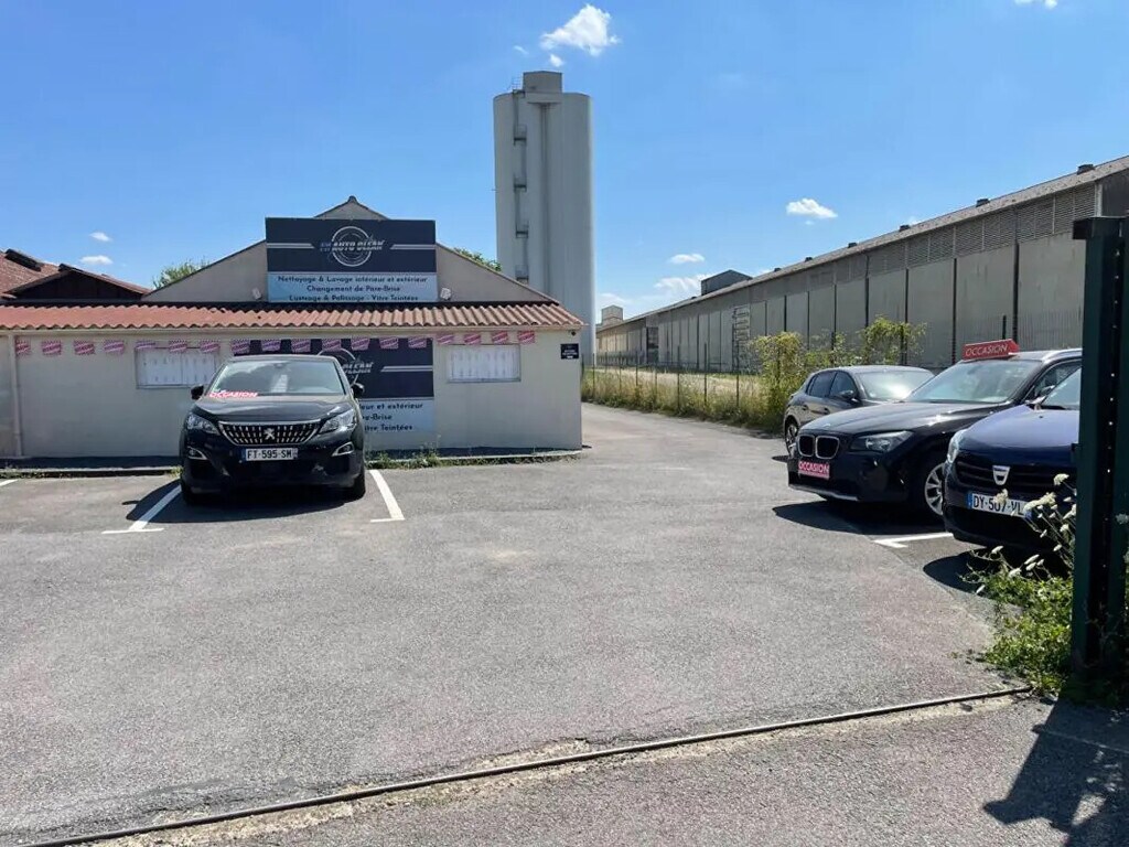 Location Local d'activités 100 m² - Photo 1