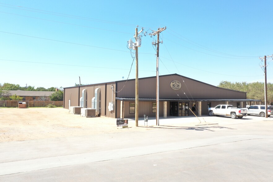 1215 NW 1st Plz, Andrews, TX for sale - Building Photo - Image 1 of 48