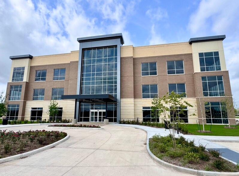 1120 Imperial Blvd, Sugar Land, TX for lease - Building Photo - Image 1 of 5
