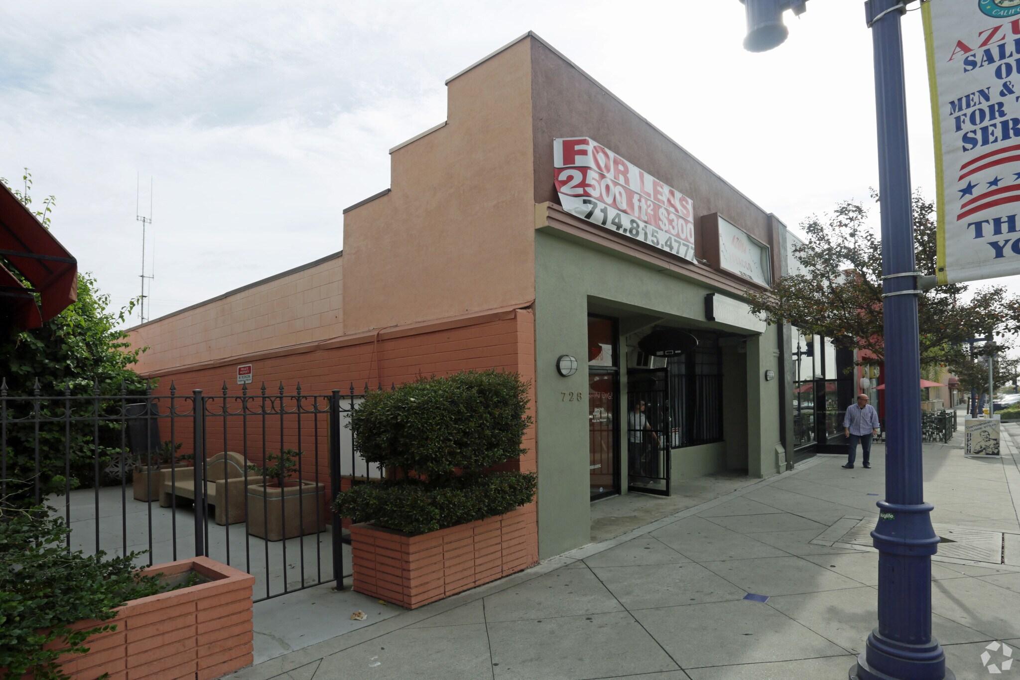 728 N Azusa Ave, Azusa, CA for lease Primary Photo- Image 1 of 3