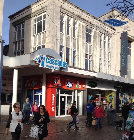 Commercial Rd, Portsmouth for lease - Building Photo - Image 2 of 18