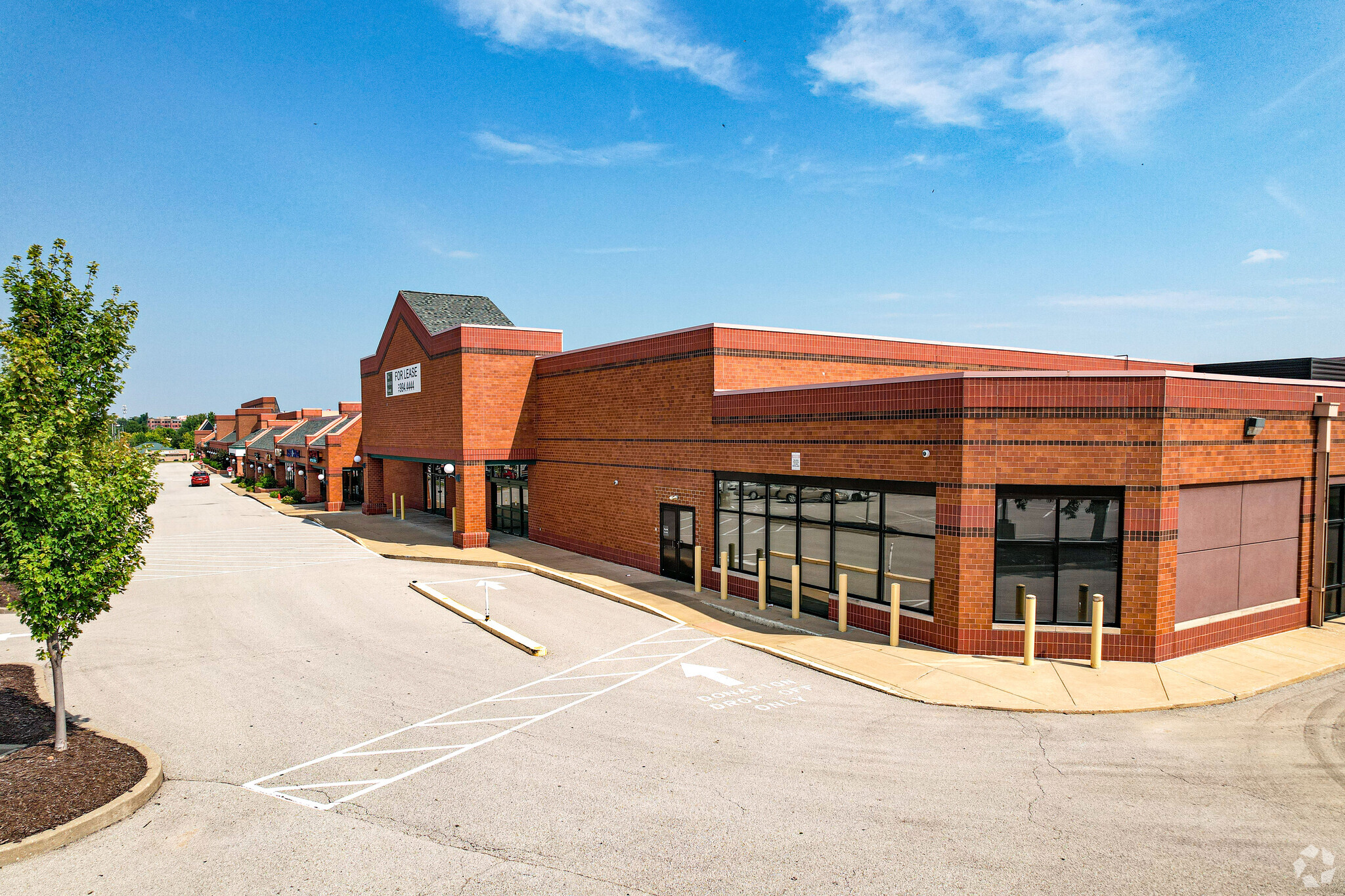 1920-1988 Zumbehl Rd, Saint Charles, MO for lease Building Photo- Image 1 of 5