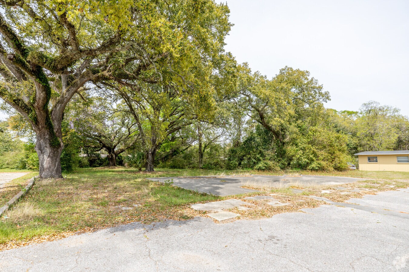 914 W Michigan Ave Pensacola - 914 W Michigan Ave Pensacola FL Primary Photo 1 HighDefinition