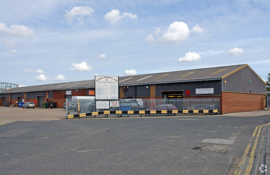 Victoria Rd, Dartford for lease - Primary Photo - Image 1 of 4