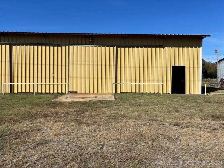 6105 W 108th St S, Oktaha, OK for sale - Building Photo - Image 2 of 6