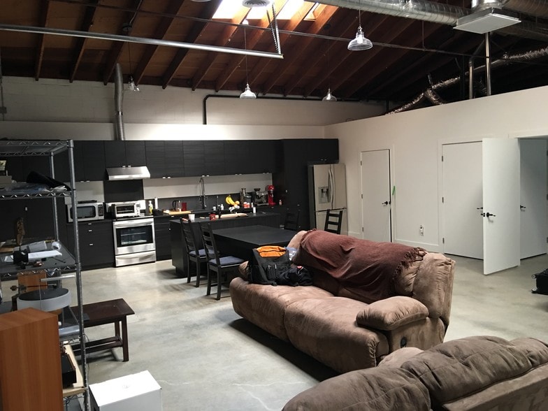 3605 E 8th St, Los Angeles, CA for lease - Interior Photo - Image 3 of 60