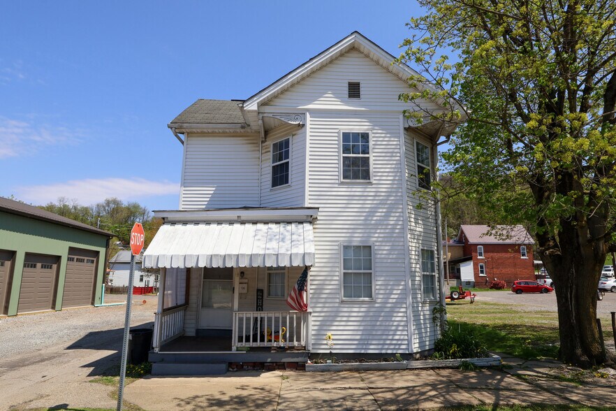 136 N Grant Ave, Kittanning, PA for sale - Primary Photo - Image 1 of 1