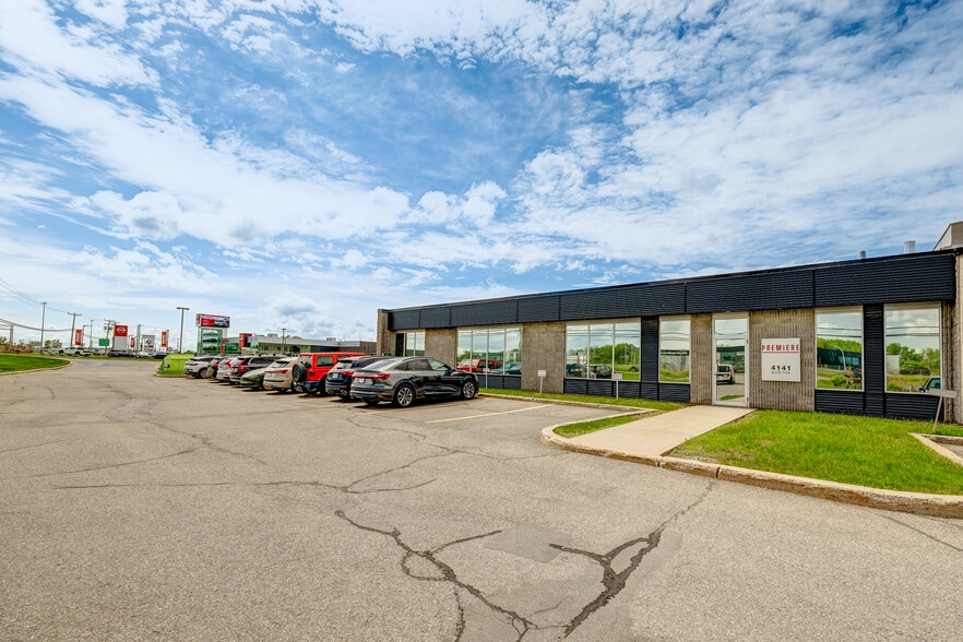 4141-4149 Autoroute 440, Laval, QC for lease - Building Photo - Image 3 of 12