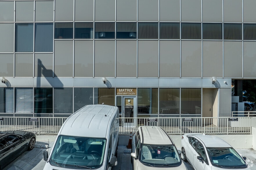 2730 Wilshire Blvd, Santa Monica, CA for lease - Building Photo - Image 2 of 5