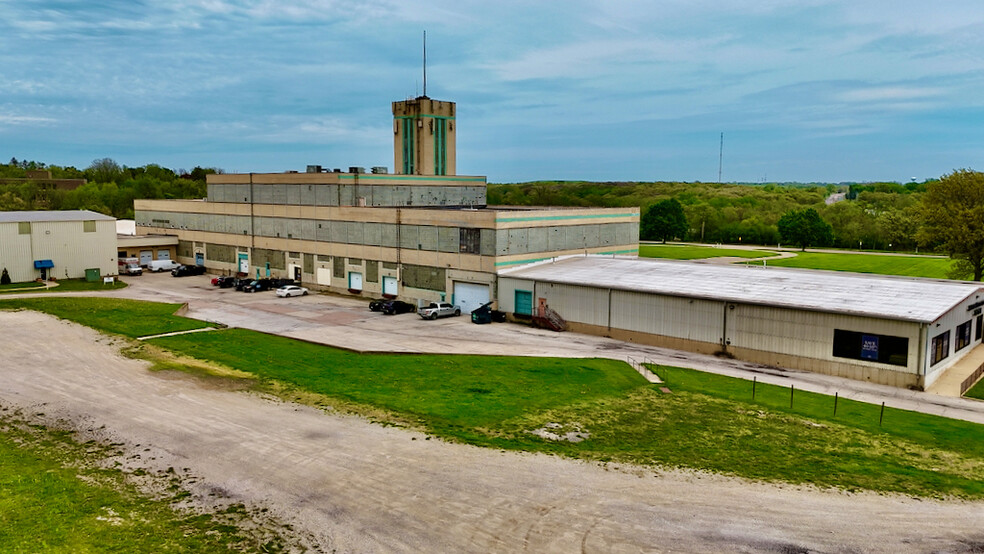 901 N Batavia Ave, Batavia, IL for lease - Building Photo - Image 3 of 34