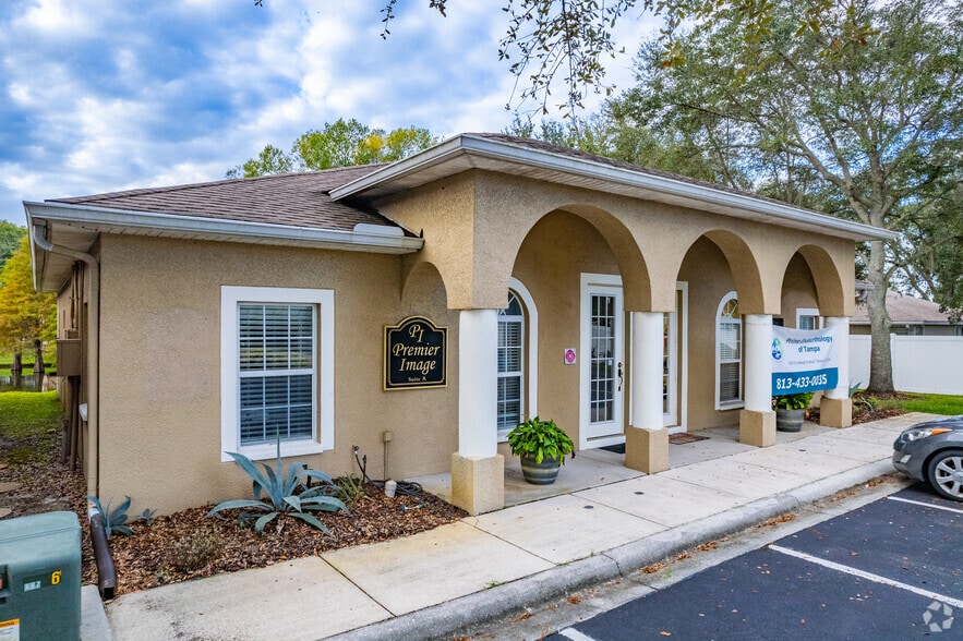 4290 W Linebaugh Ave, Tampa, FL for sale - Primary Photo - Image 1 of 1