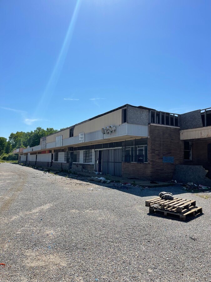 4777 Horn Lake Rd, Memphis, TN 38109