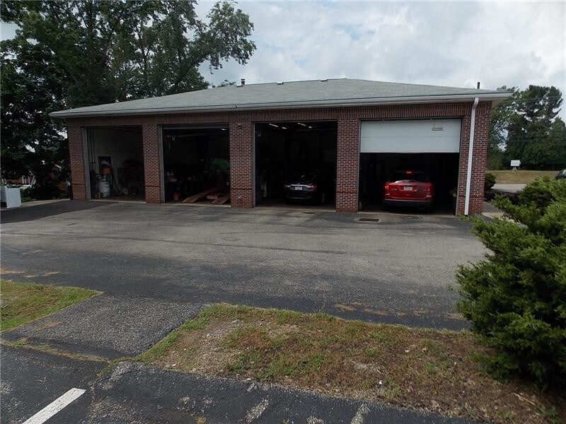 8420 Perry Hwy, Pittsburgh, PA 15237