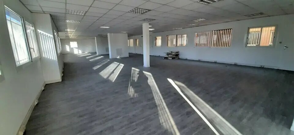 Office in Vitrolles for lease - Building Photo - Image 3 of 19