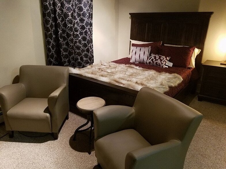 502 Main Street, New Castle, CO for sale - Interior Photo - Image 3 of 6