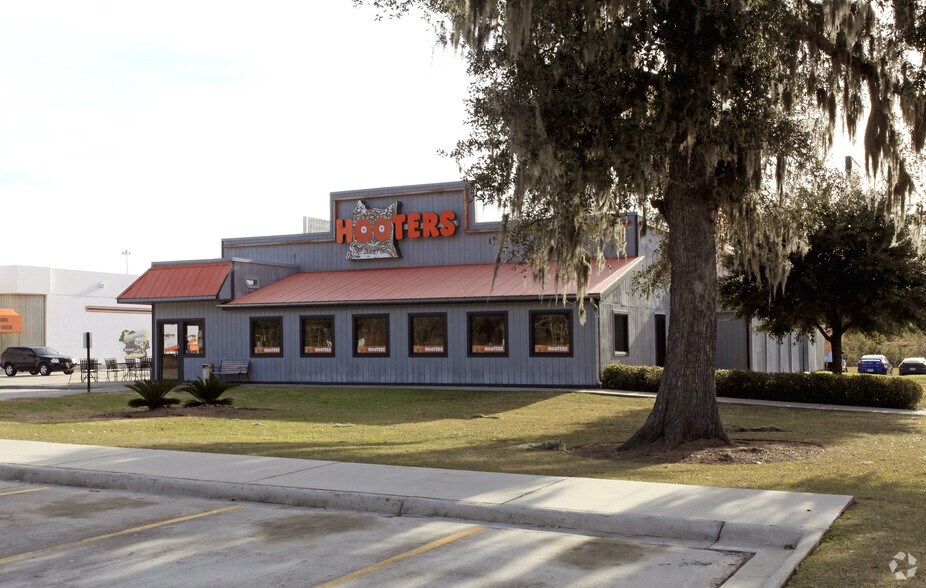 4 Gateway Blvd W, Savannah, GA 31419