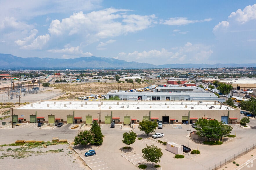 1701 Aspen Ave NW, Albuquerque, NM for lease - Building Photo - Image 3 of 5