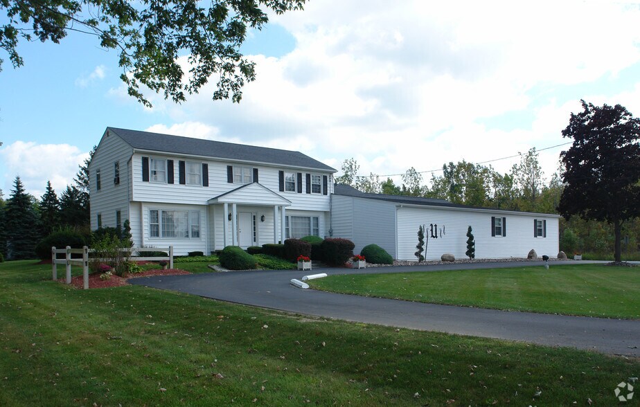 6685 Transit Rd, East Amherst, NY for sale - Building Photo - Image 1 of 8