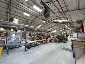 831 S Columbus Ave, Newton, KS for sale Interior Photo- Image 1 of 4