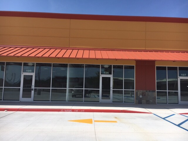 301 E Calton Rd, Laredo, TX for sale Primary Photo- Image 1 of 1