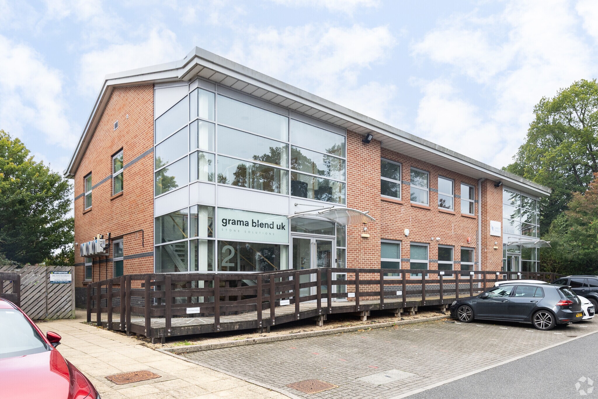 Molly Millars Ln, Wokingham for lease Primary Photo- Image 1 of 8