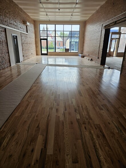 3-9 S Main St, Jeffersonville, OH for lease - Interior Photo - Image 3 of 12