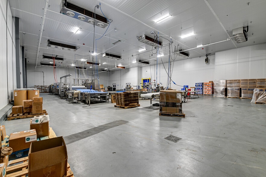 1 Crazy Fresh Pl, Pueblo, CO for sale - Interior Photo - Image 2 of 23