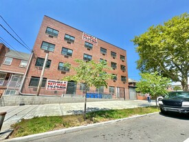 3575 Laconia Ave, Bronx NY - Parking Garage