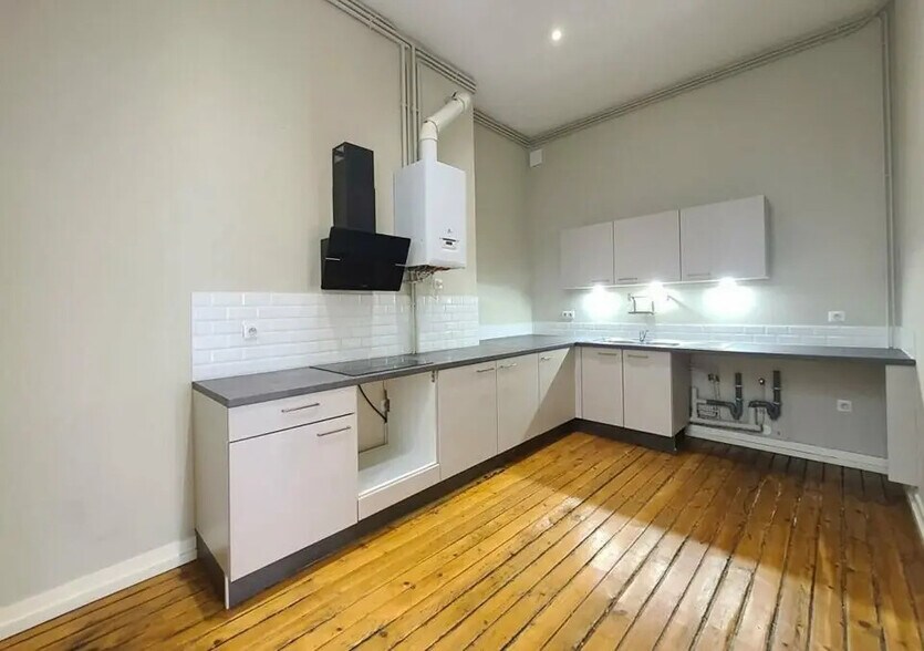 Office in Paris for lease - Interior Photo - Image 3 of 5