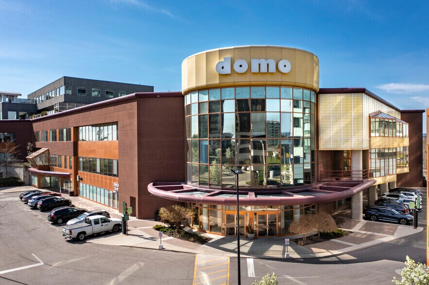 20 De Boers Dr, Toronto, ON for lease - Primary Photo - Image 1 of 6