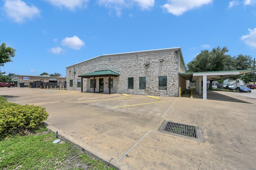 11322 Neeshaw Dr, Houston, TX for lease - Building Photo - Image 3 of 39