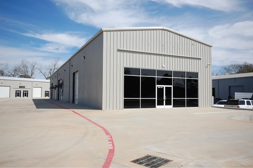 614 Spring Cypress Rd, Spring, TX for sale - Building Photo - Image 1 of 1