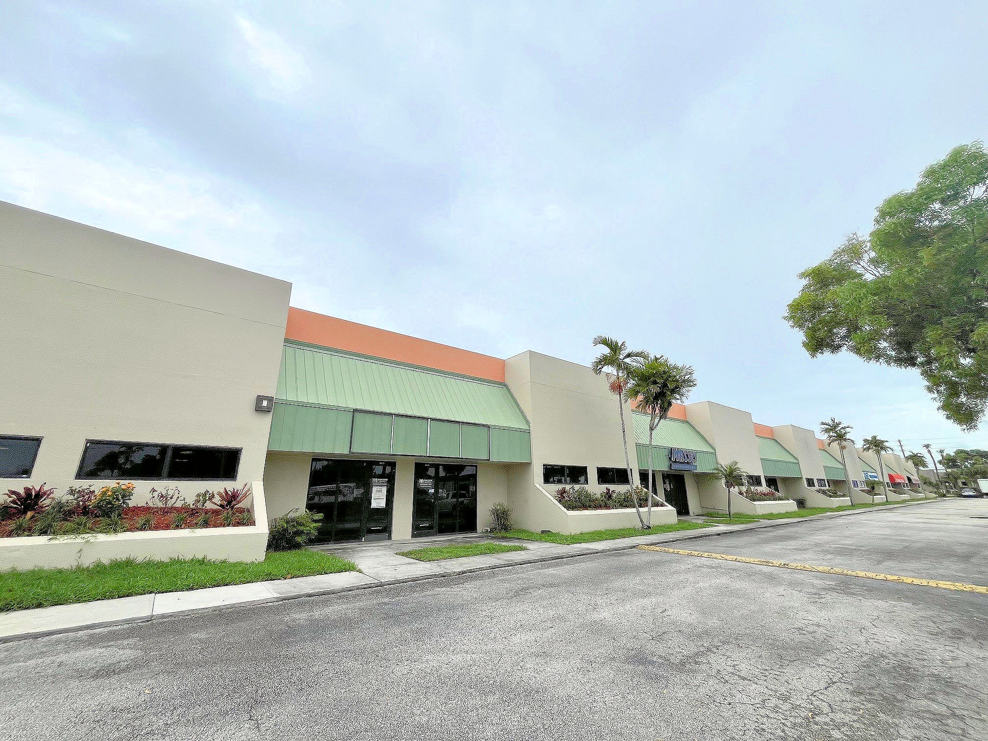 1800 N Powerline Rd, Pompano Beach, FL for lease Building Photo- Image 1 of 14