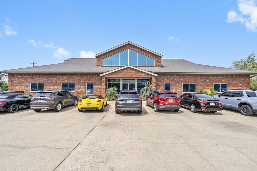 2964 W Huntsville Ave, Springdale, AR for lease - Building Photo - Image 1 of 20