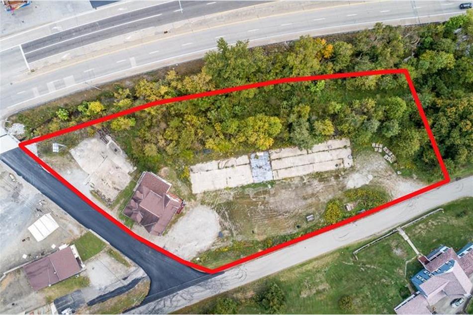 2533 Moyer Rd, Connellsville, PA 15425