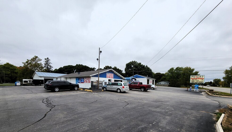 503 N Huron Rd, Linwood, MI for sale - Building Photo - Image 1 of 1