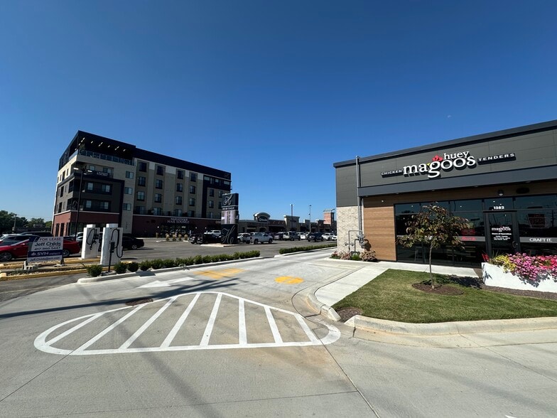 1364 E Battlefield St, Springfield, MO for lease - Building Photo - Image 3 of 8