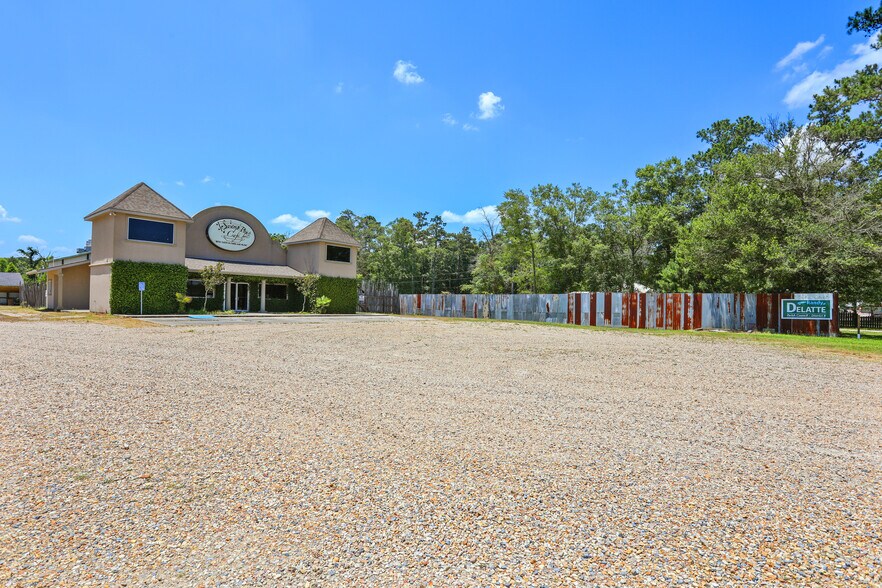 18897 Highway 22, Maurepas, LA for sale - Building Photo - Image 1 of 1