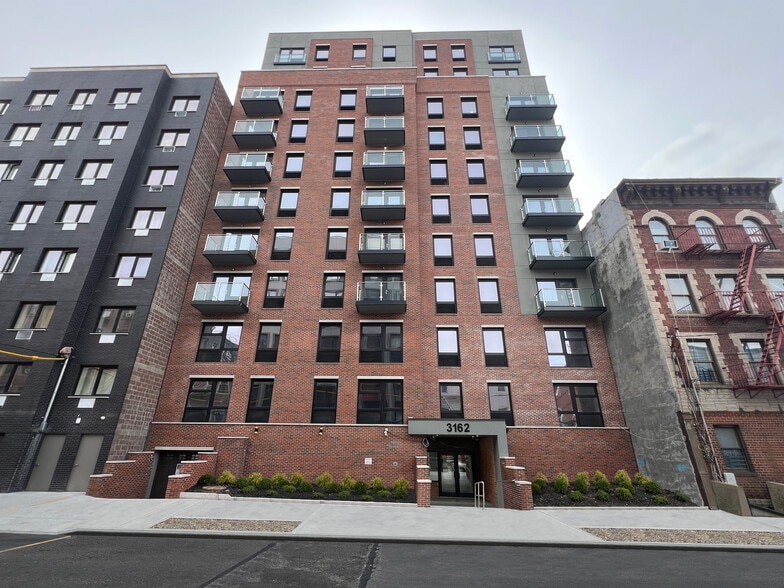 3162 Villa Ave, Bronx, NY for sale - Building Photo - Image 1 of 17