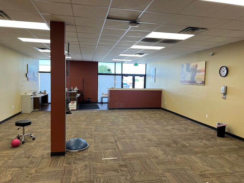 460 N Redwood Rd, North Salt Lake, UT for lease - Building Photo - Image 3 of 4