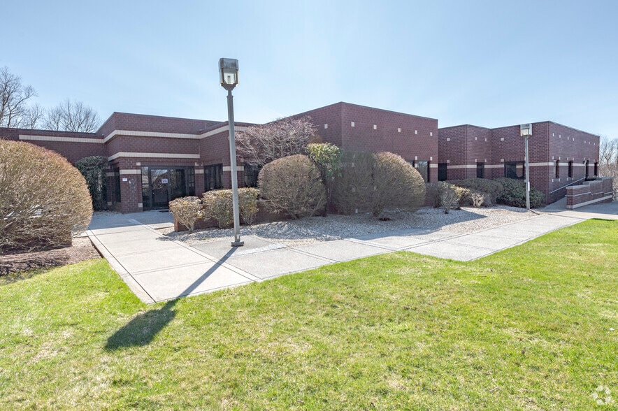 2 Morse Rd, Oxford, CT for sale - Building Photo - Image 1 of 25