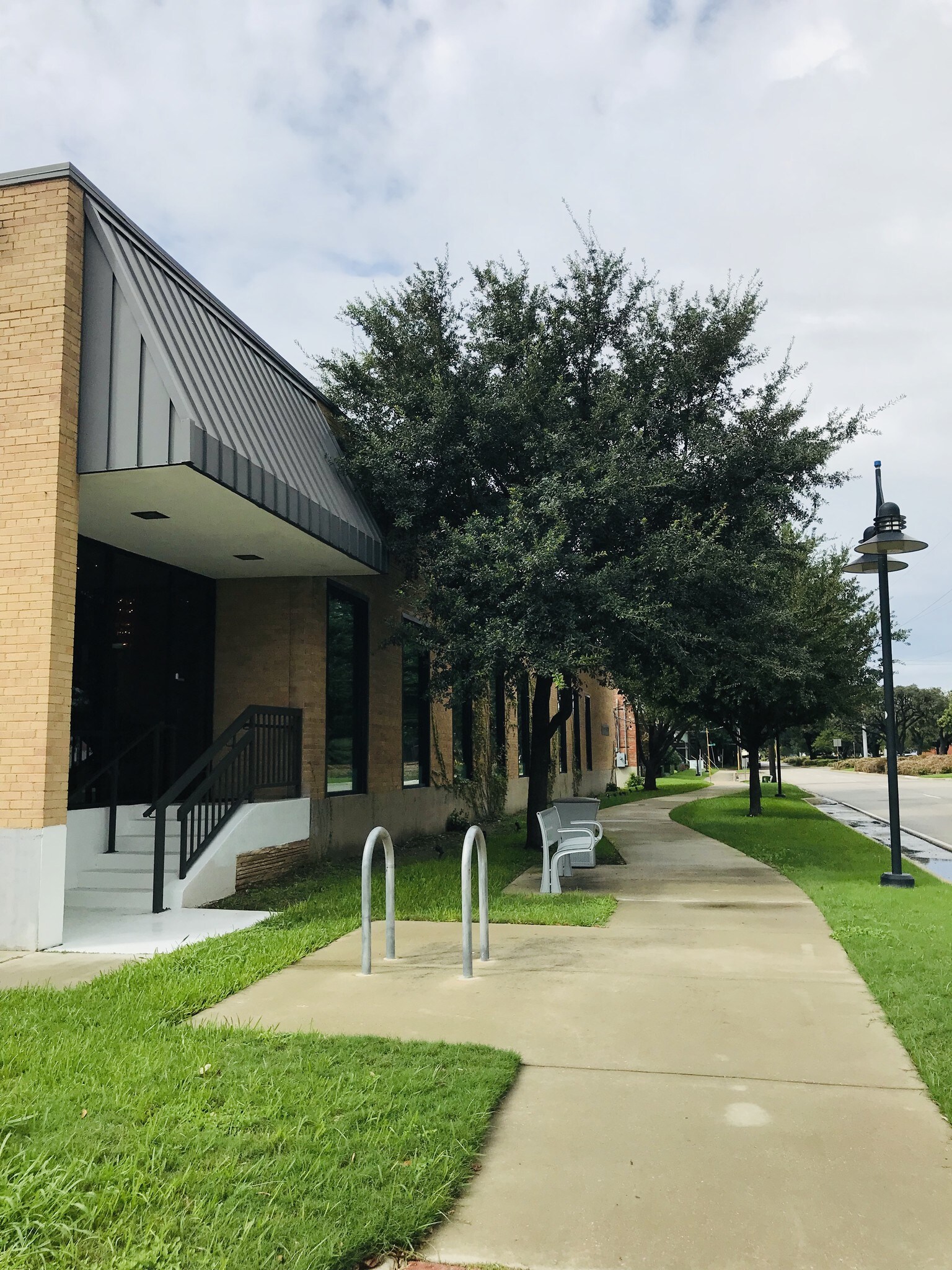 1505 Hi Line Dr, Dallas, TX for sale Building Photo- Image 1 of 1