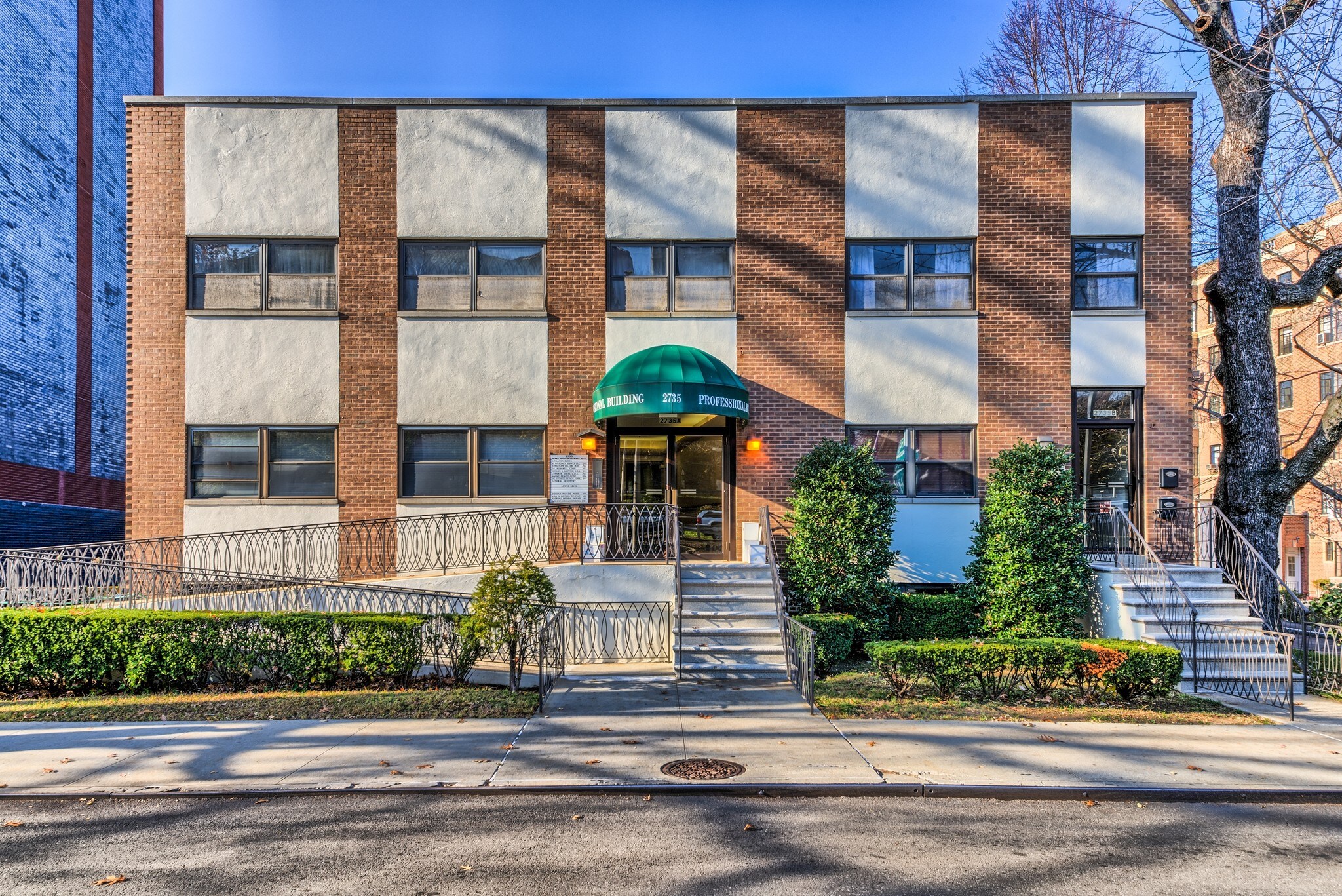 2735 Henry Hudson Pkwy, Bronx, NY for lease Primary Photo- Image 1 of 17
