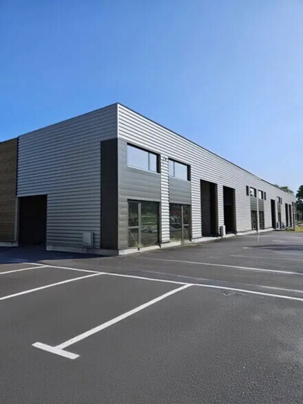 Retail in Cholet for sale - Building Photo - Image 2 of 6