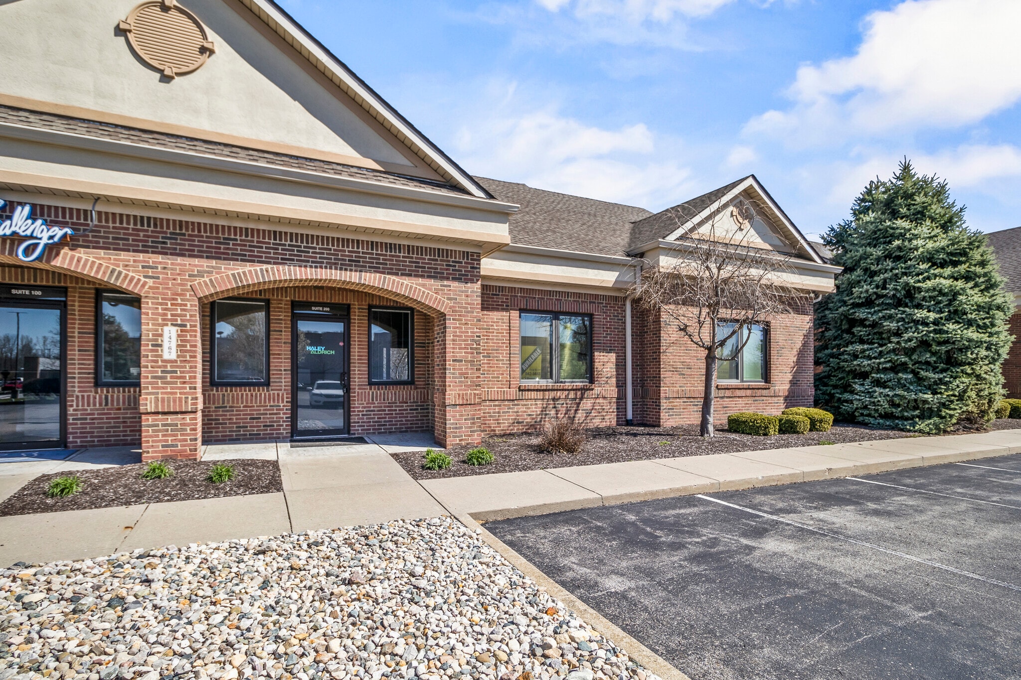 14767 Oak Rd, Carmel, IN 46033