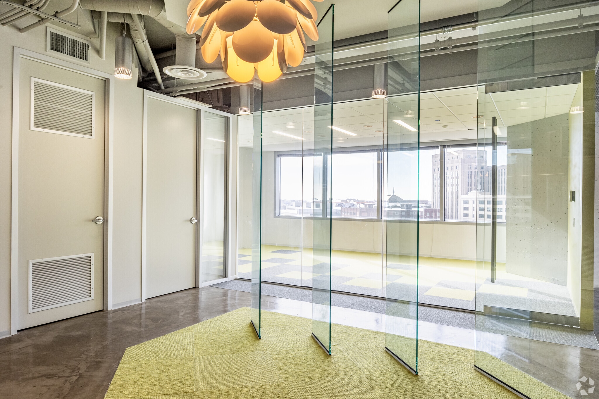 311 S Wacker Dr, Chicago, IL for lease Interior Photo- Image 1 of 3